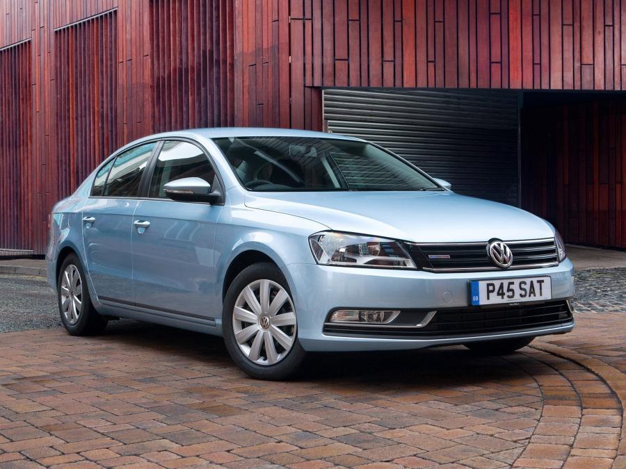 Volkswagen Passat BlueMotion (UK) '2010